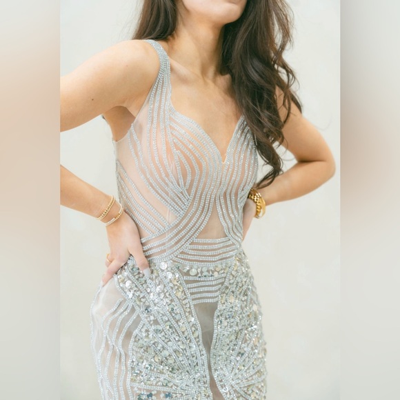 Portia And Scarlett SFB Matrix Long Formal Gown Silver Dress Size 6 Rhinestones - Picture 10 of 12